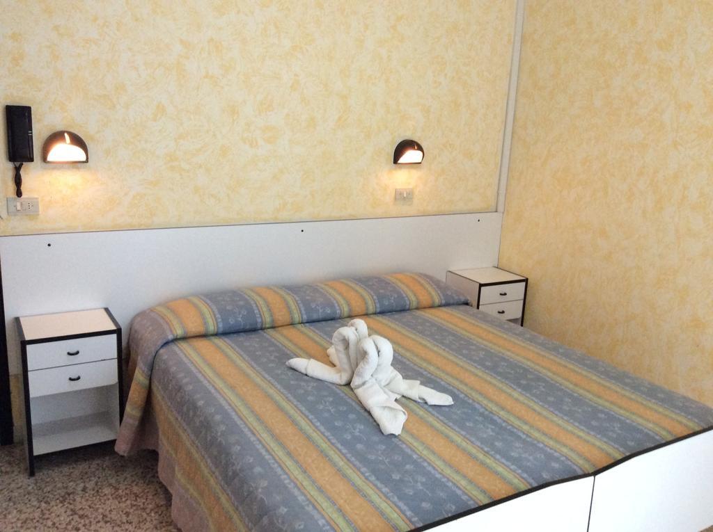 Hotel Oria Rimini Phòng bức ảnh